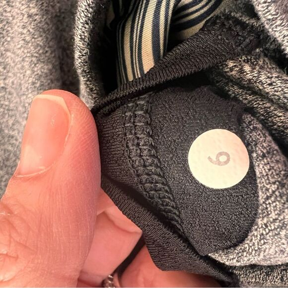 Lululemon Find Your Centre Wrap Jacket Heathered Speckled Black Hooded Sz 6 EUC - Picture 12 of 12